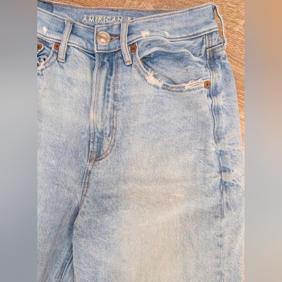 American Eagle High Rise Baggy Straight Leg Light Wash Jeans Size 4 Short - Picture 6 of 12